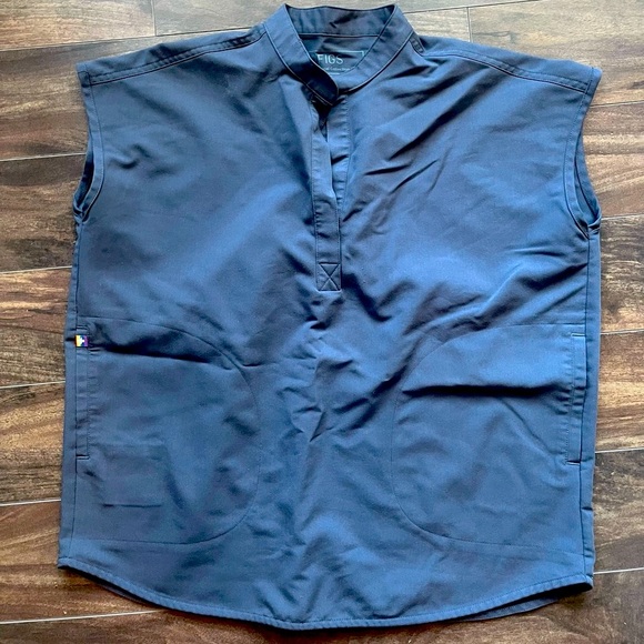 Figs Tops - Charcoal FIGS SCRUBS set